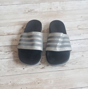 Adidas Adilette Slides Unisex Little Kids Size 2.